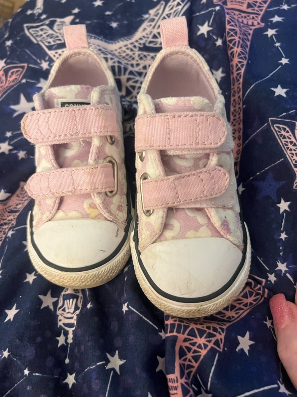 🔥Hot Deal🔥 Converse Kids Pink Canvas Velcro Sneakers